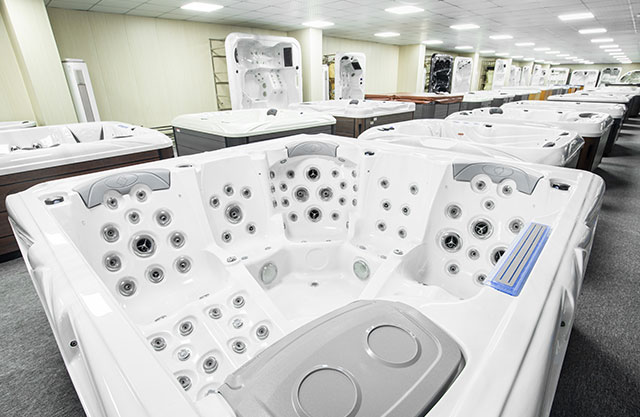 hot tub showroom of Vomming