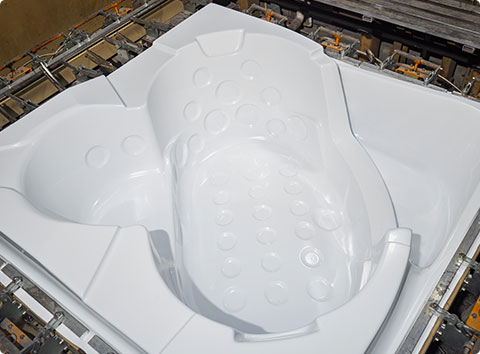 hot tub is formed through self-made mold