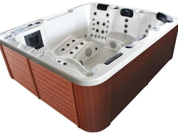 508 side view hot tub in garden