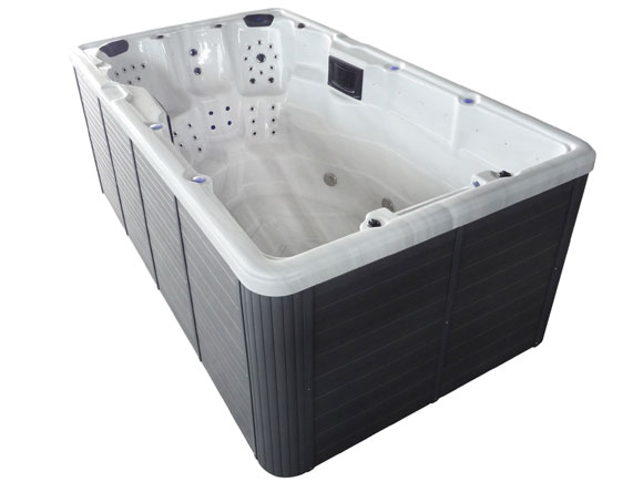 8802 side view spa and pool